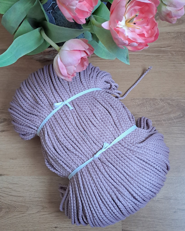 Makramē aukla satīta