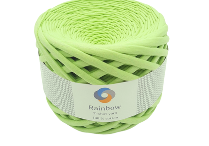 bright gree yarn. tshirt yarn for summer bags. best yarn for crochet ceadle basket