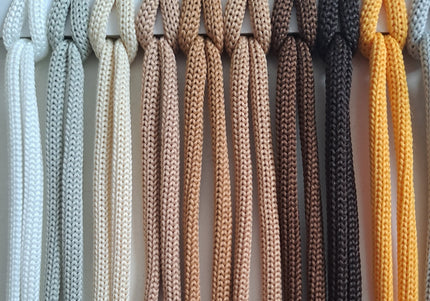 Poliestera aukla ruļļos